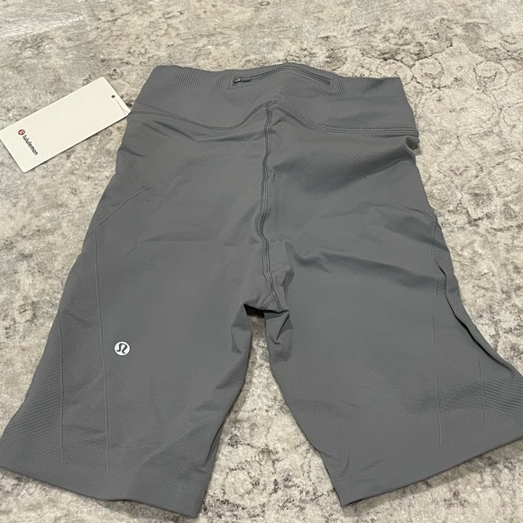 Lululemon For the Chill of It high rise short 8” - Picture 4 of 4